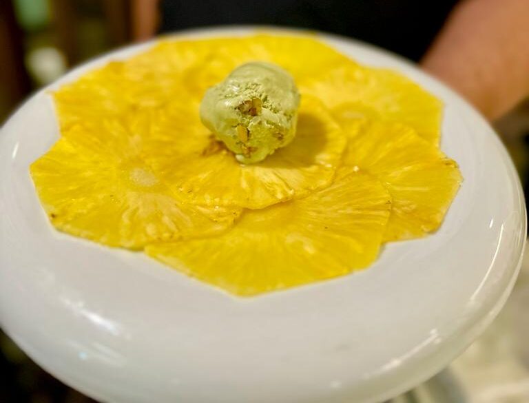 carpacio de abacaxi com gelado