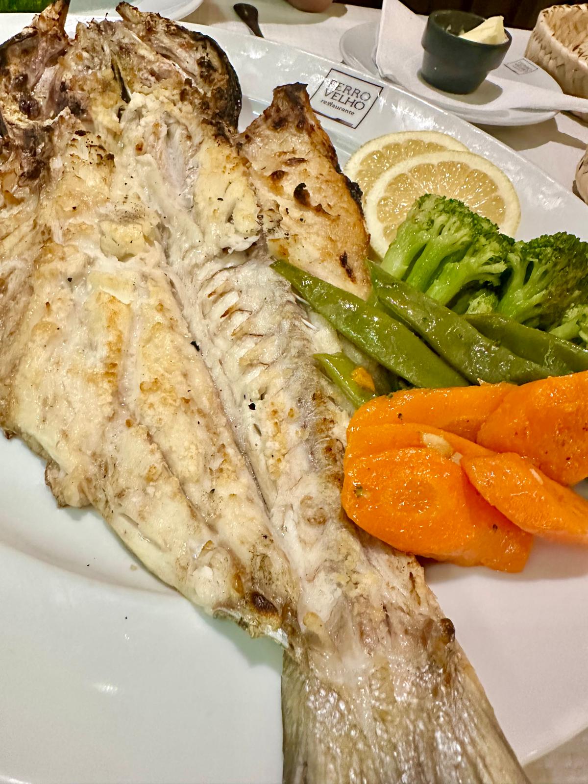 robalo robalo grelhado no carvão